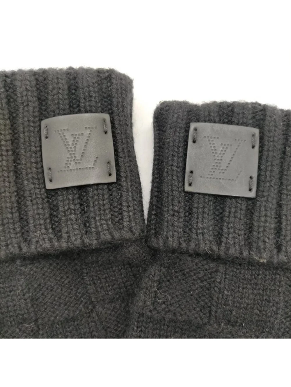 $1195 Authentic LOUIS VUITTON Made in SCOTLAND Womens 100% CASHMERE Black Gloves